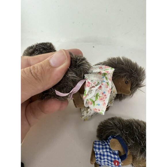 ORIGINAL OUTFITS Vintage 1990s 4 PC Sylvanian Families Bramble Hedgehog Family - Picture 6 of 6